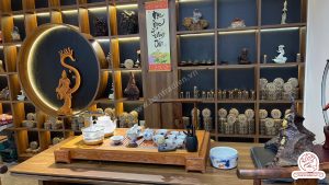Ảnh thực tế bộ bàn trà điện thông minh đa năng cao cấp gỗ hương L22