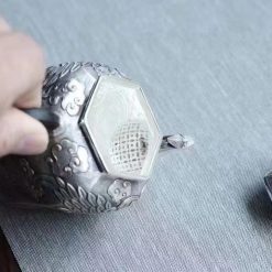 Ấm pha trà bạc nguyên chất cao cấp chế tác thủ công giúp giữ trọn hương thơm và sắc vị trà AB041